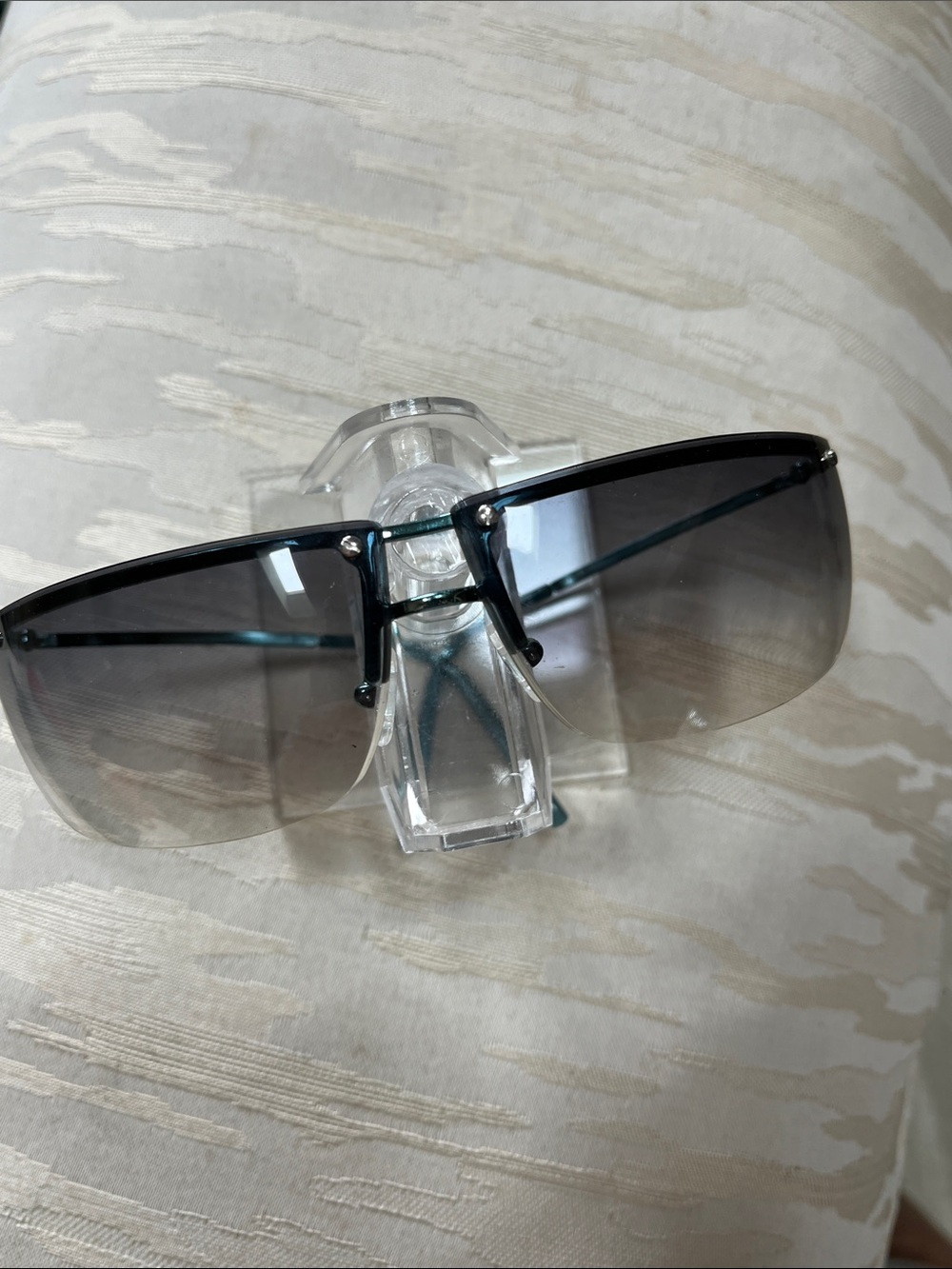 Authentic Gucci Blue Rimless Gradient Sunglasses with Case